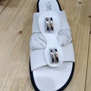 WHITE AGAPE SANDALS